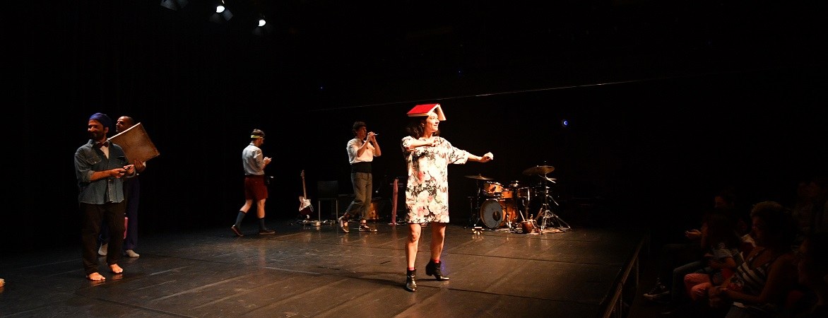 Artes escénicas y raiz